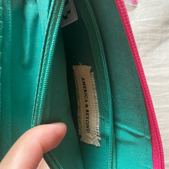 America and Beyond Wristlet - Picture 3 of 4